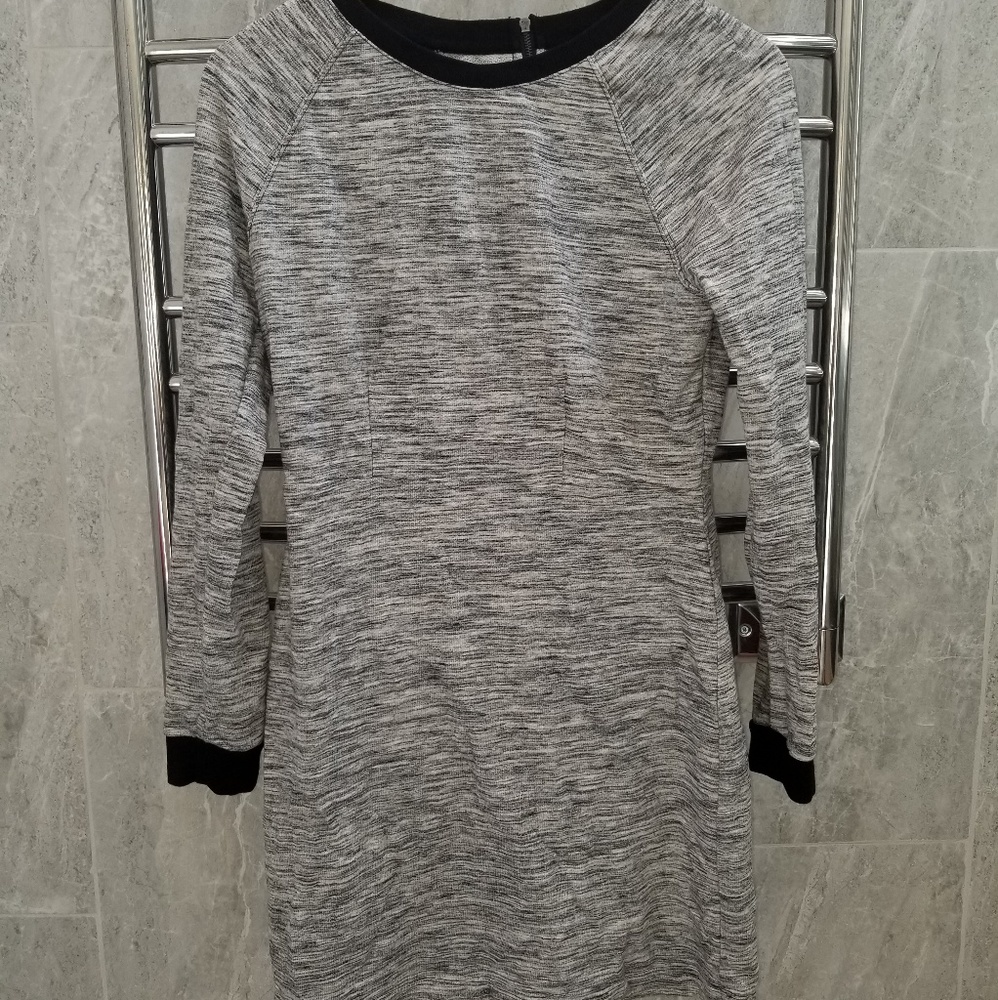 Dress - Picture 2 of 4